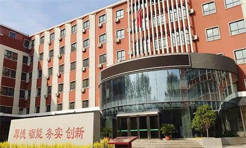 鄭州物流學(xué)校物流服務(wù)與管理專業(yè)怎么樣？是“3+2”大專嗎？