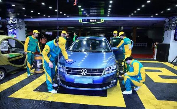 想學(xué)汽車運(yùn)用與維修專業(yè)？就選邢臺汽修服裝學(xué)校！