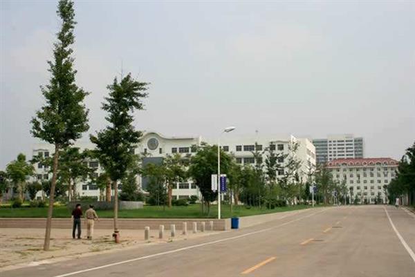 青島飛洋職業(yè)技術(shù)學(xué)院有哪些辦學(xué)特色？有什么學(xué)生福利？